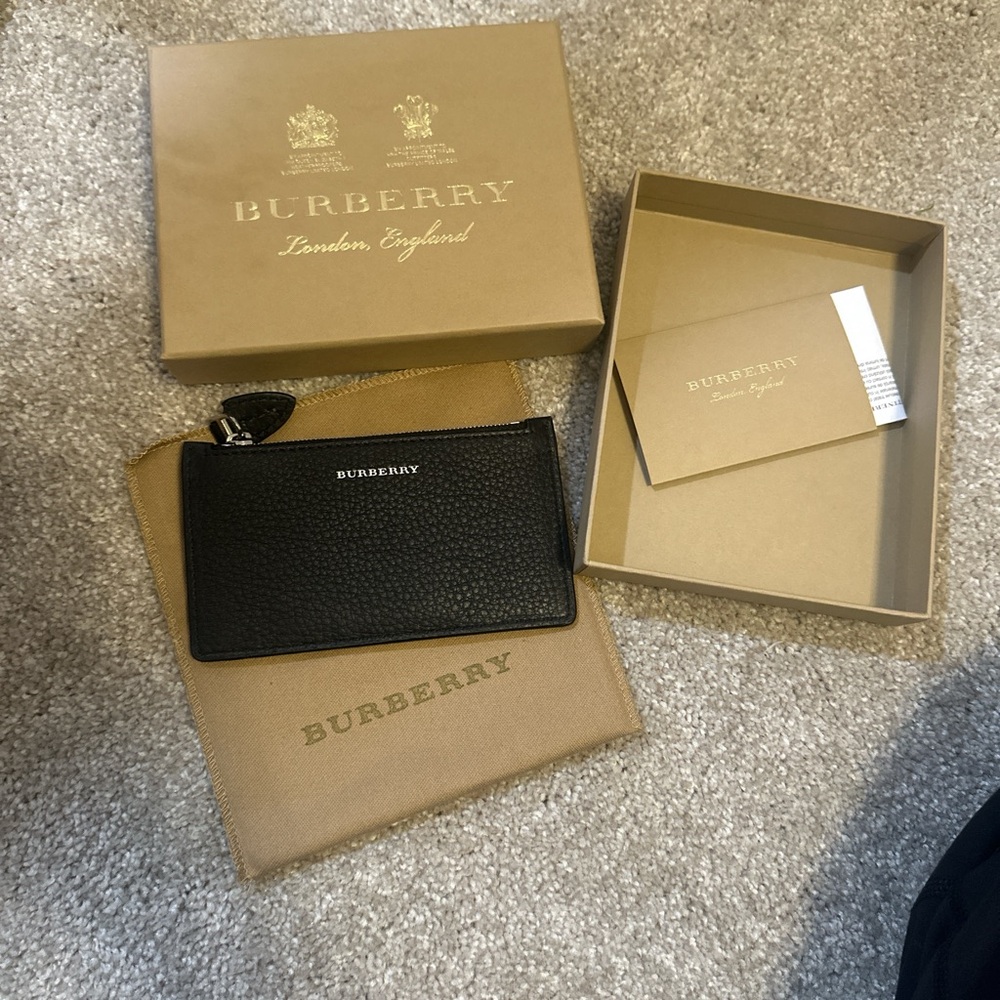 Burberry Black and Green Leather Key & Card Holder - Picture 2 of 4